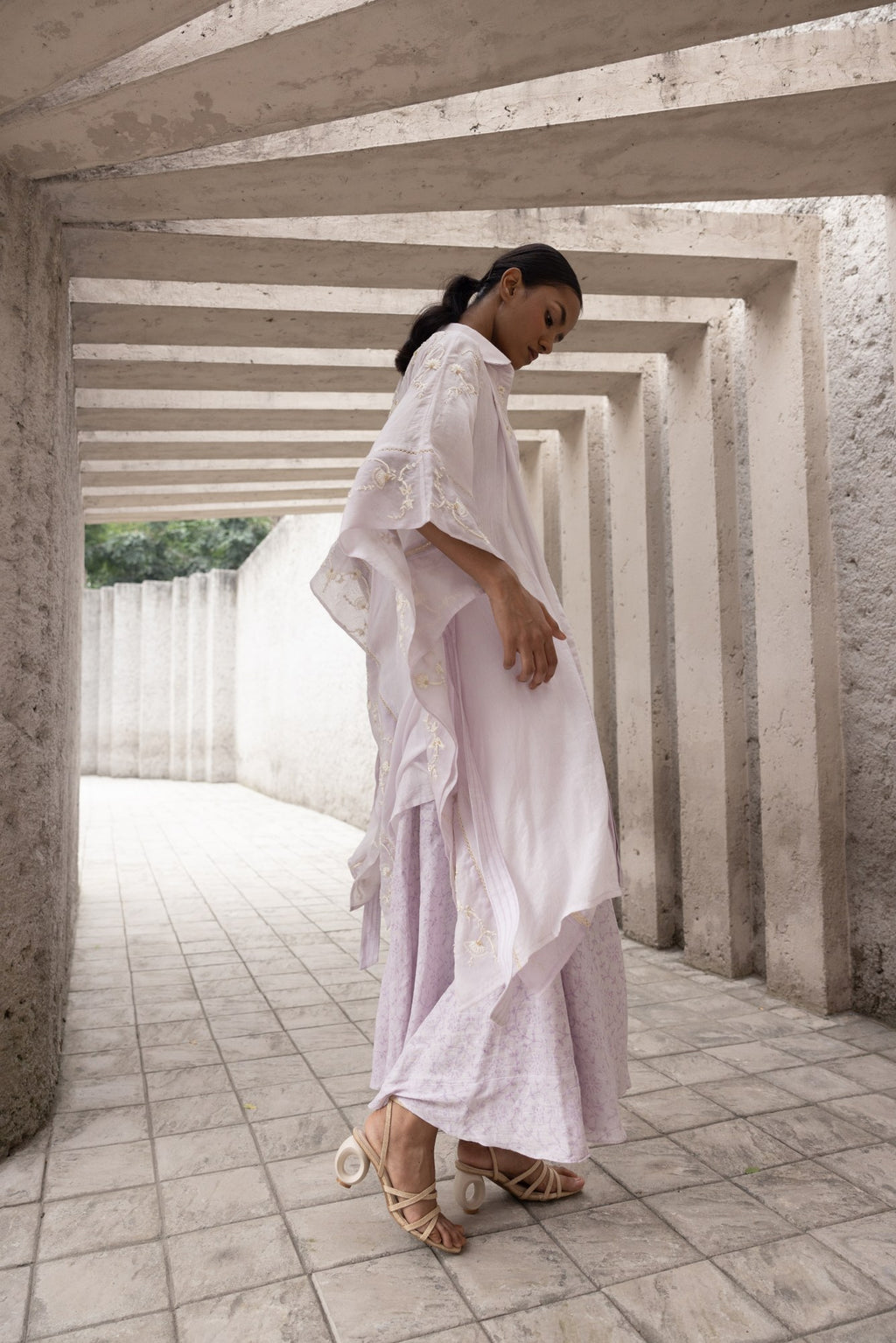 ZAHRA LILAC BLOCK PRINT CO-ORD SET WITH EMABROIDERED CAPE