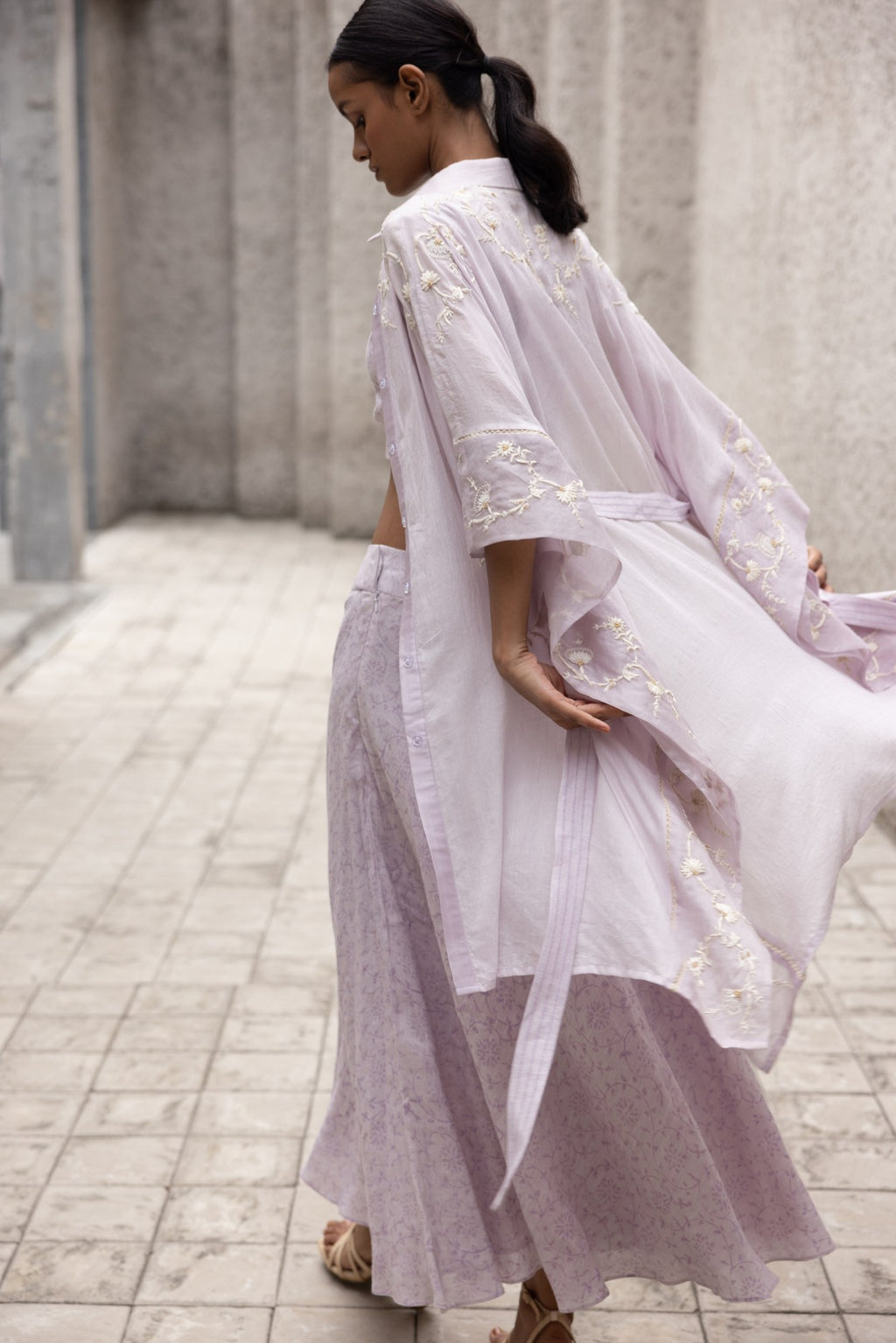 ZAHRA LILAC BLOCK PRINT CO-ORD SET WITH EMABROIDERED CAPE