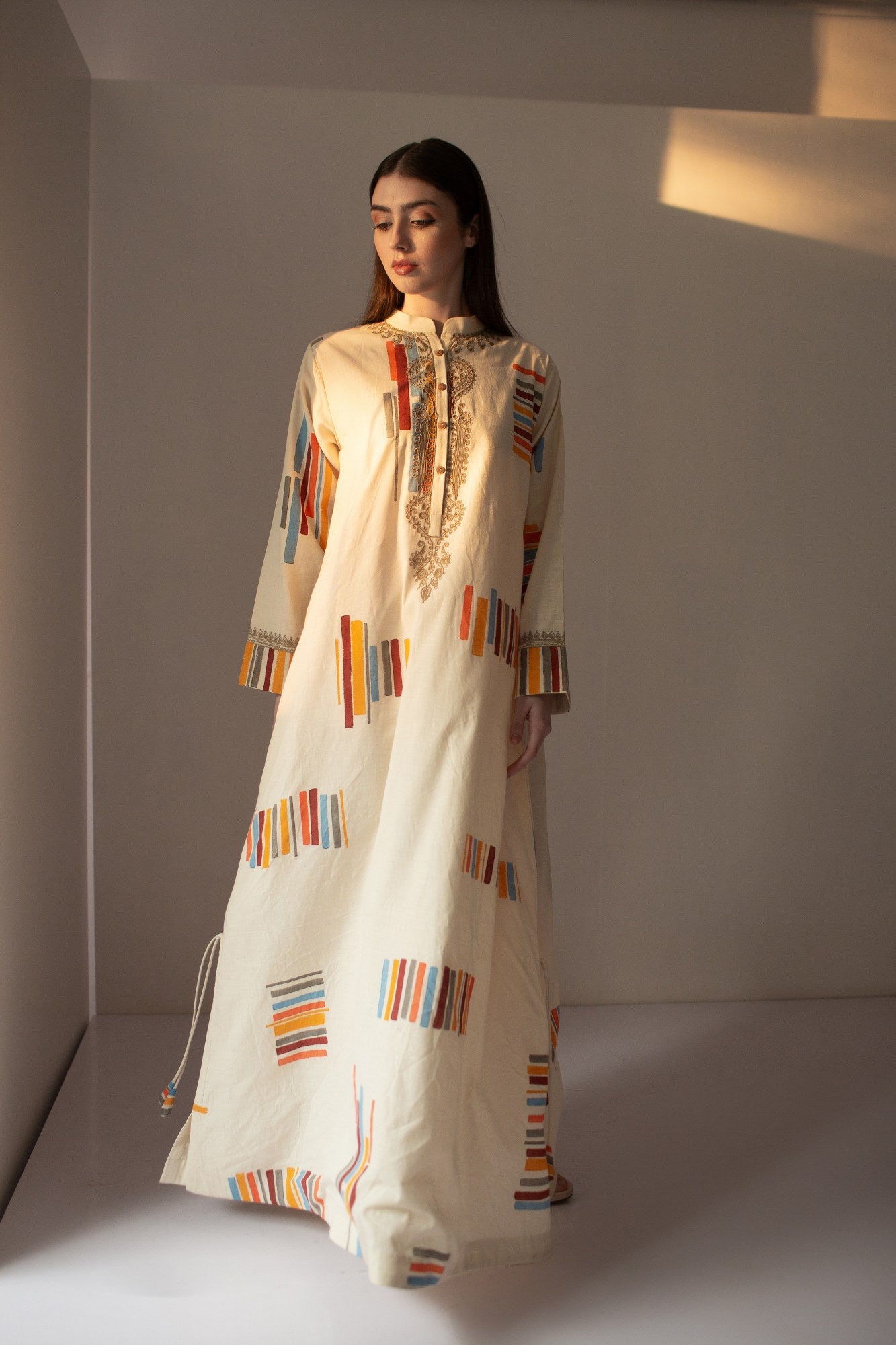 EOM EMBROIDRED KAFTAN